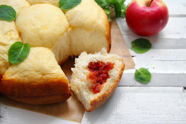 Buns in a slow cooker yeast