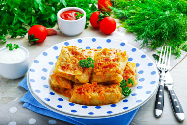 Cabbage rolls in a slow cooker in tomato sauce