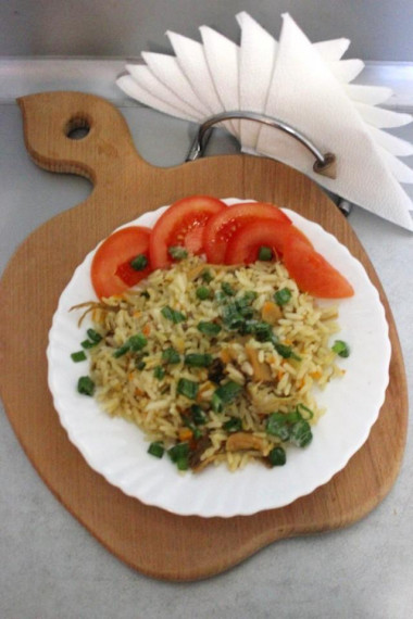 Rice with stew in a slow cooker