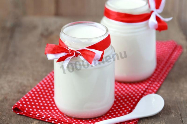 Yogurt in a slow cooker in jars