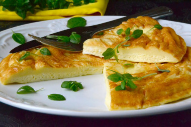 Omelet for a child in a slow cooker as in kindergarten