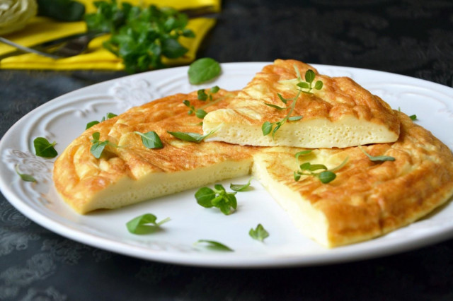 Omelet for a child in a slow cooker as in kindergarten