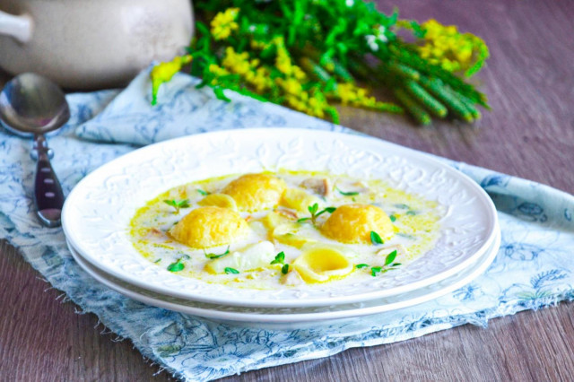 Soup with cheese balls