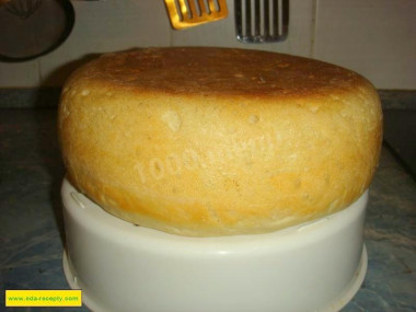 White bread in a slow cooker and oven