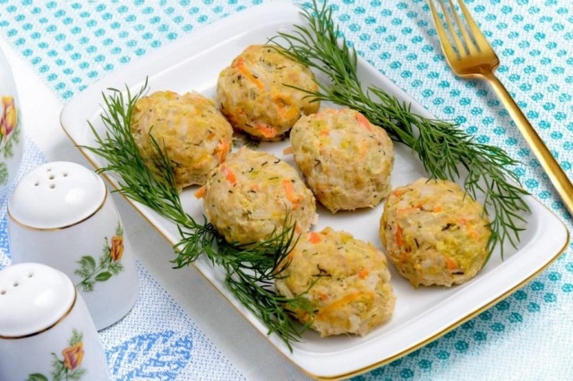 Lazy cabbage rolls with steamed Peking cabbage in a slow cooker