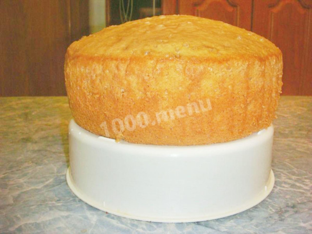 Lemonade sponge cake in vegetable oil in a slow cooker