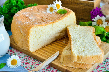 Homemade bread in slow cooker