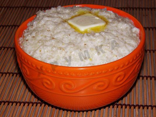 Barley porridge in a slow cooker dairy according to the classics