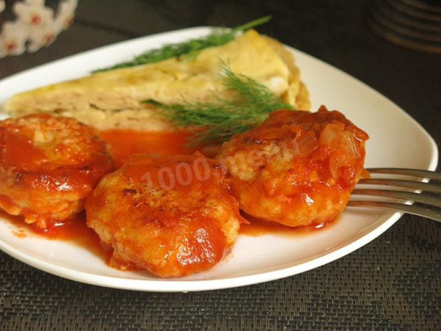 Chicken meatballs in a slow cooker