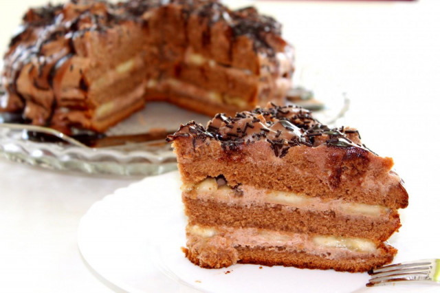 Chocolate banana cake in a slow cooker