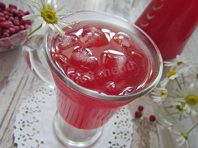 Cranberry juice in a slow cooker