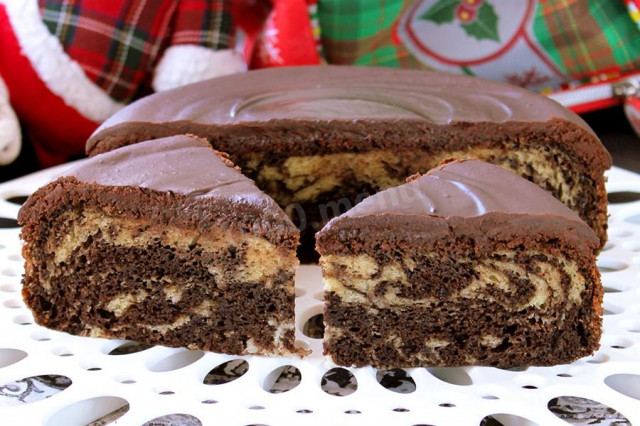 Zebra cake in a slow cooker on kefir