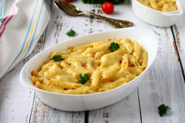 Macaroni and cheese in American style