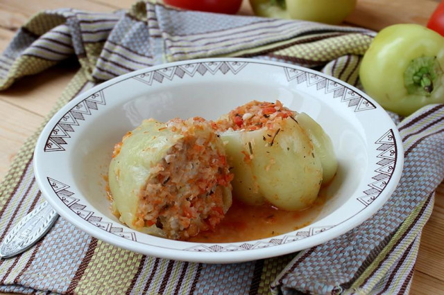 Stuffed peppers with minced meat in a slow cooker