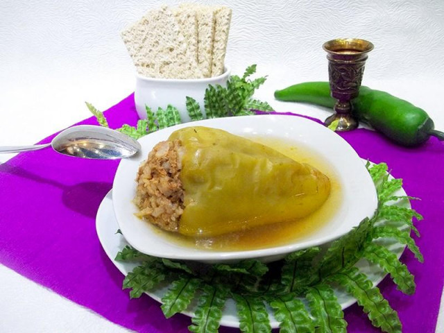 Frozen stuffed peppers in a slow cooker