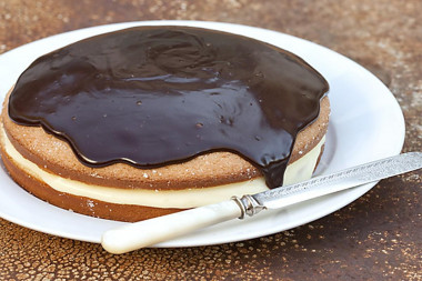 A quick cupcake in a slow cooker