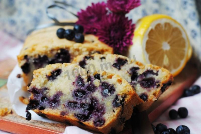 Blueberry pie in a slow cooker