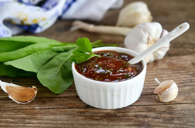 Tomato sauce with coriander