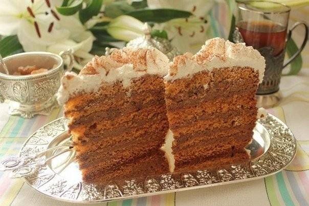 Honey cake in a slow cooker chocolate biscuit