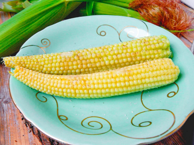 Microwave corn in a bag