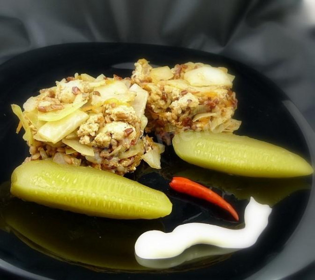 Lazy cabbage rolls with minced chicken in a slow cooker