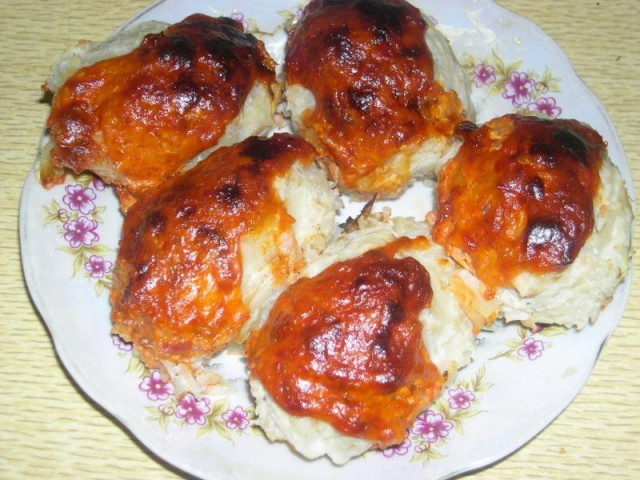 Lazy cabbage rolls with minced beef in a slow cooker