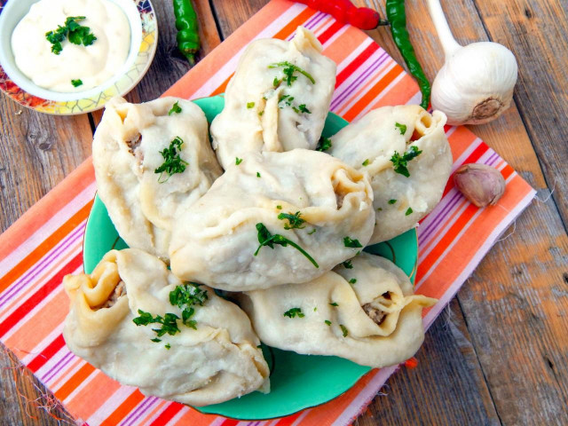 Manti with minced meat and potatoes