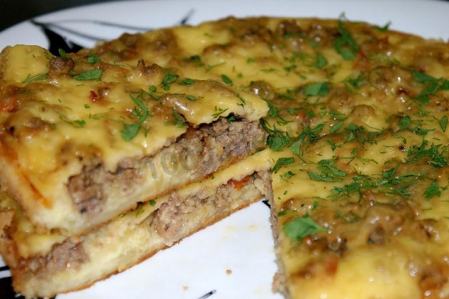 Potato casserole with minced meat and semolina in a slow cooker