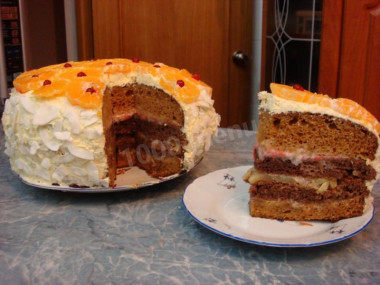 Sponge cake with condensed milk boiled in a slow cooker