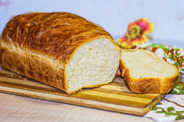 Potato bread in a bread maker and without it