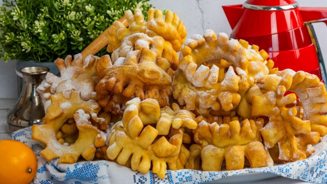 Deep-fried pastry cookies