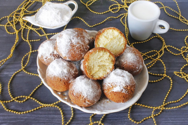 Condensed milk balls fried in oil