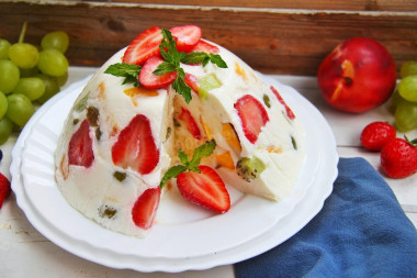 Cake without baking with gelatin sour cream and fruits