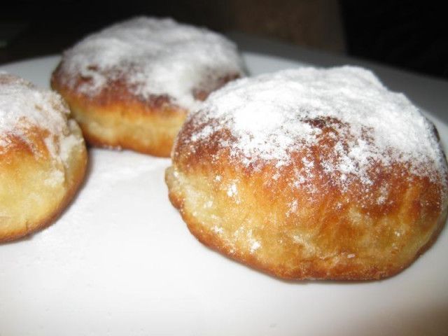 Doughnuts made with milk Beignet