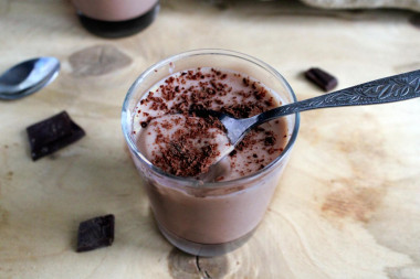 Ryazhenka and gelatin souffle with cocoa