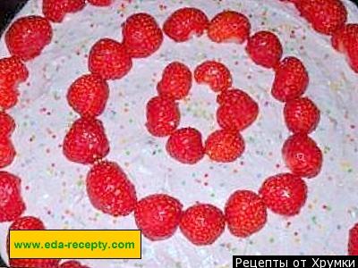 Yogurt cake with berries