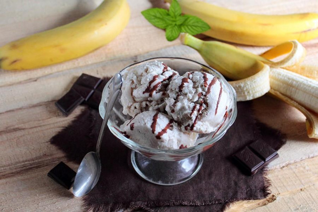 Banana milk ice cream