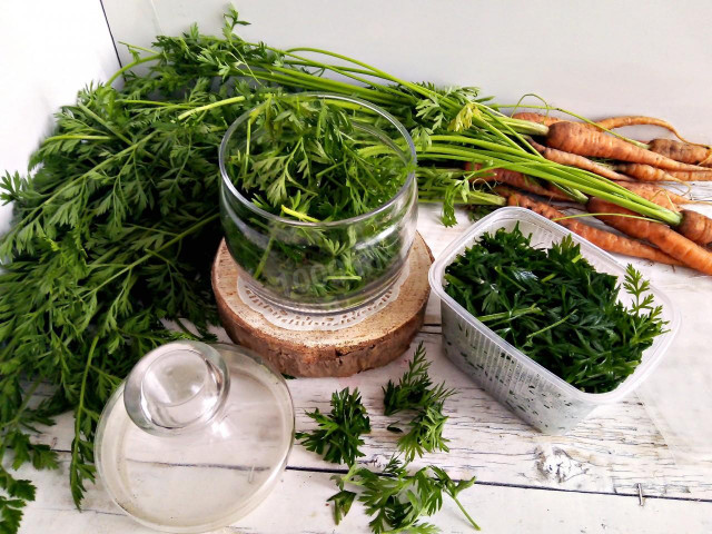 Carrot tops for winter