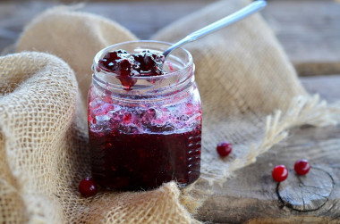 Cranberry jam from cranberries