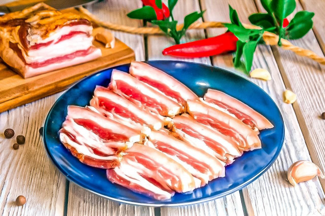 How to salt pork belly at home