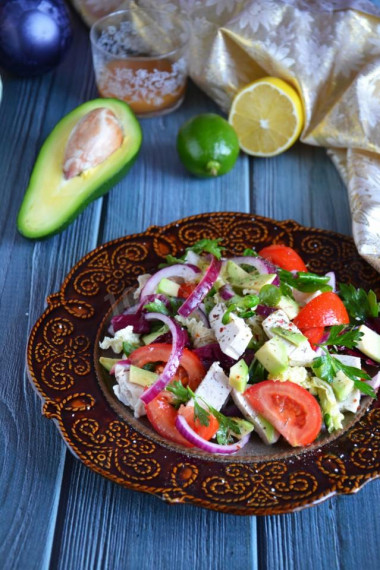 Avocado salad with chicken