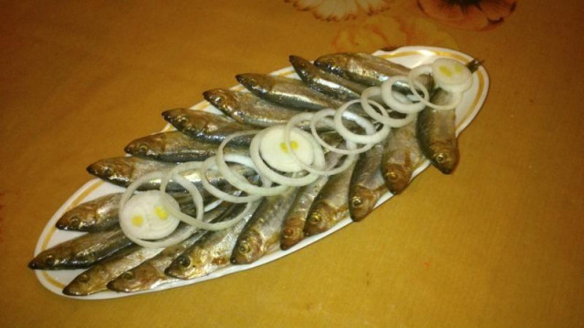 Sprat salted at home