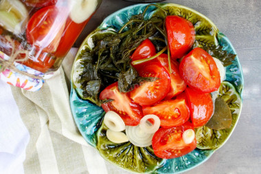 Tomatoes in cloves with garlic without sterilization for the winter