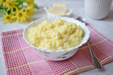 Millet in a slow cooker with milk