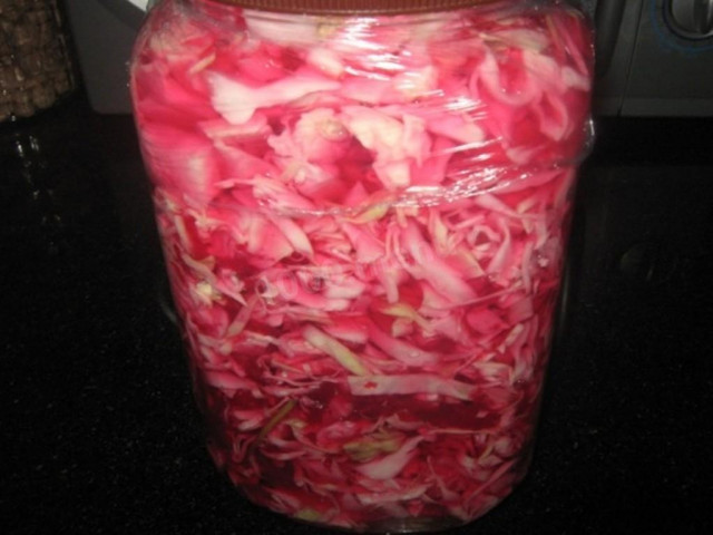 Cabbage with beetroot and celery root for winter