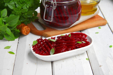 Pickled beetroot for winter