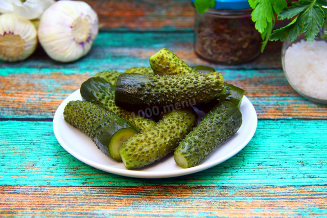 Pickled cucumbers crispy in liters cans