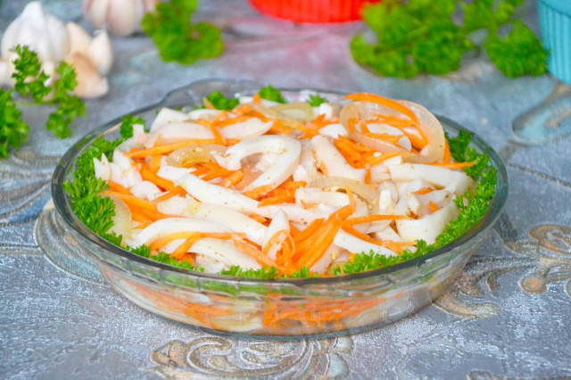 Korean-style squid with pickled carrots