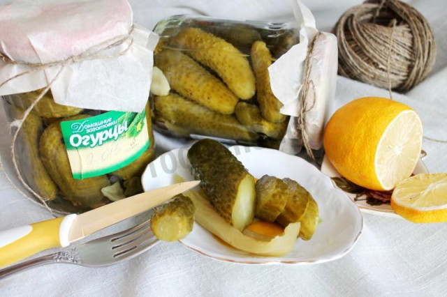 Pickled cucumbers without vinegar