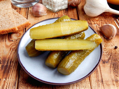 Pickled sweet cucumbers for winter